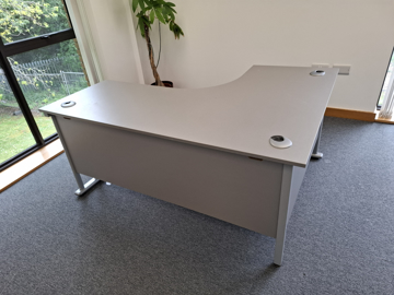 Picture of CD 2 – 1600mm Curved Desk
