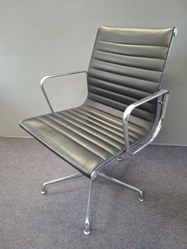 Picture of MC 12 – Mobili Libra Eames Style Meeting Chair