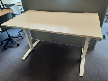 Picture of HSD 8 – 1500mm Height Adjustable Straight Desk