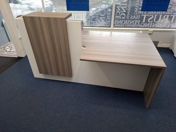 Picture of RD 1-Fifty-Fifty Reception Desk by Buronomic